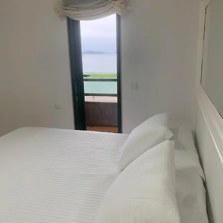 Apartment 2 Con Vistas Y 2 Terrazas En Primera Linea Playa Samil Vigo