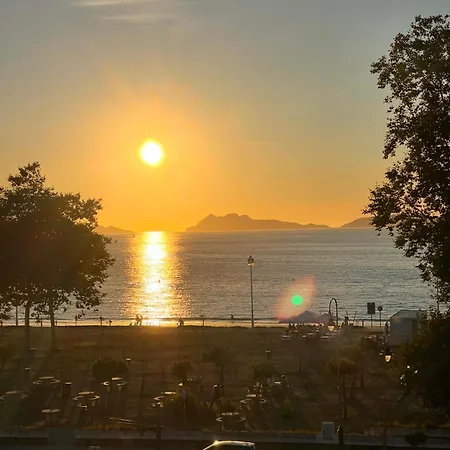 2 Con Vistas Y 2 Terrazas En Primera Linea Playa Samil Apartment *