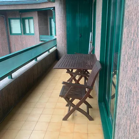Apartamento 2 Con Vistas Y 2 Terrazas En Primera Linea Playa Samil *