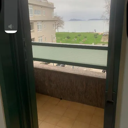 2 Con Vistas Y 2 Terrazas En Primera Linea Playa Samil דירה *